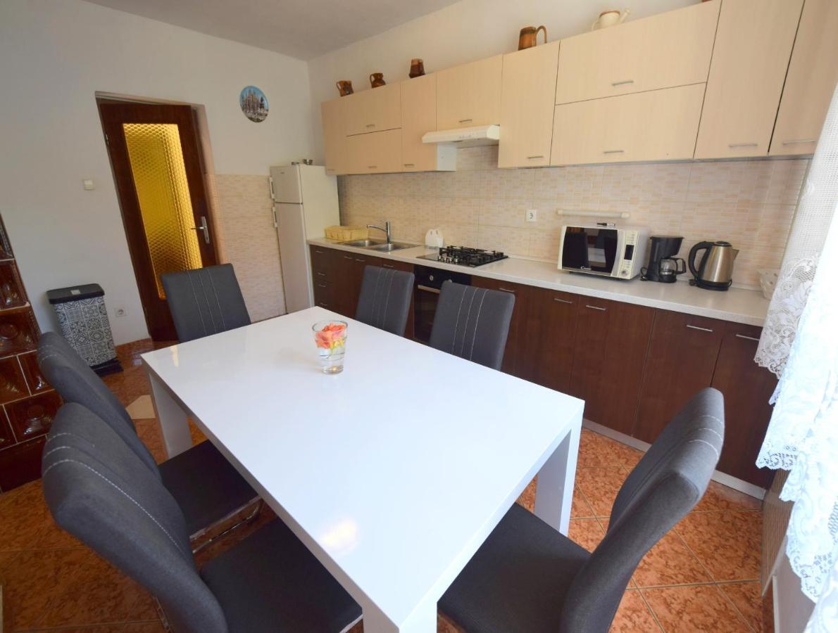 Apartments Blazevic Omišalj Kültér fotó