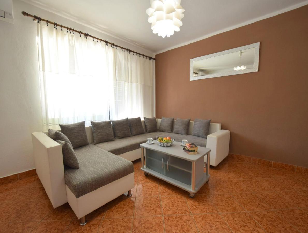 Apartments Blazevic Omišalj Kültér fotó